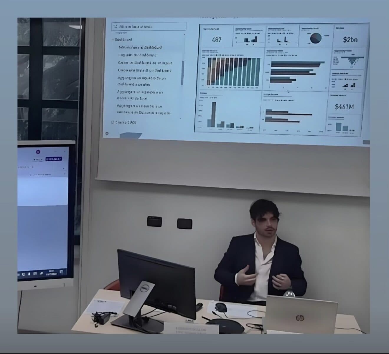 Giacomo De Benedetto durante la lezione AI per la Supply Chain alla LIUC – Università Cattaneo